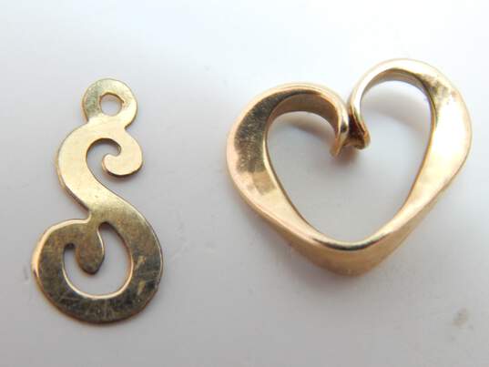 14K Yellow Gold S Initial & Open Heart Pendant Charms 0.9g image number 2