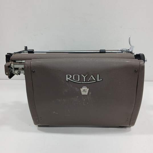 Vintage Royal HHE Desktop Manual Typewriter image number 3