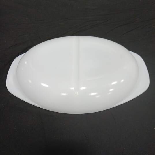 Vintage Pyrex 1083 Simply White 1.5qt Divided Oval Casserole Vegetable Serving Dish image number 4
