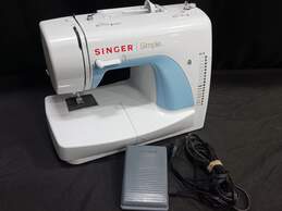 White Singer Simple 3116 Sewing Machine