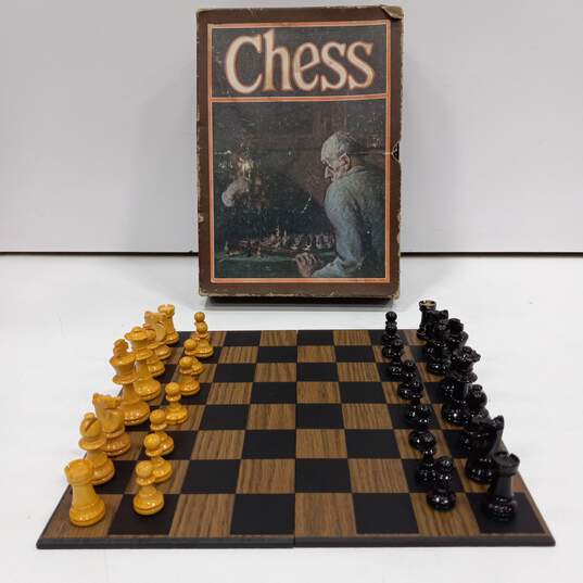 vintage chess board game image number 5