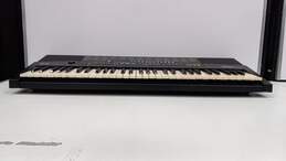 Black Yamaha PSR-210 Electric Keyboard alternative image