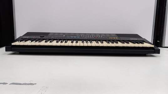 Black Yamaha PSR-210 Electric Keyboard image number 2