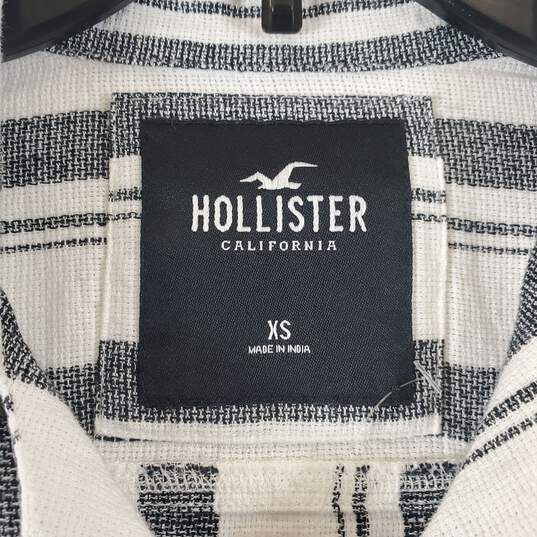 Buy the Hollister Men's White/Gray Striped Button Up Shirt SZ XS