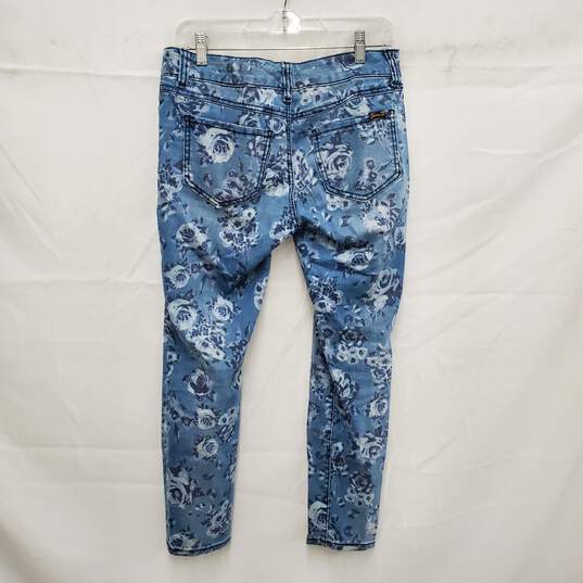 Seven 7 WM's Blue Floral Print Skinny Jeans Size 6P image number 2