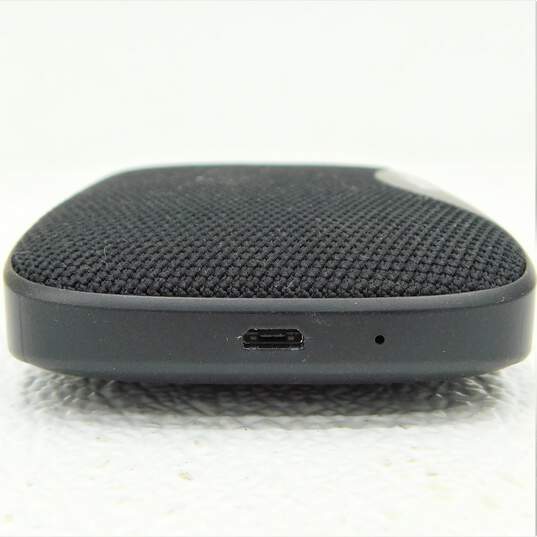 SAMSUNG LEVEL Box Slim Rechargeable Bluetooth Speaker image number 3
