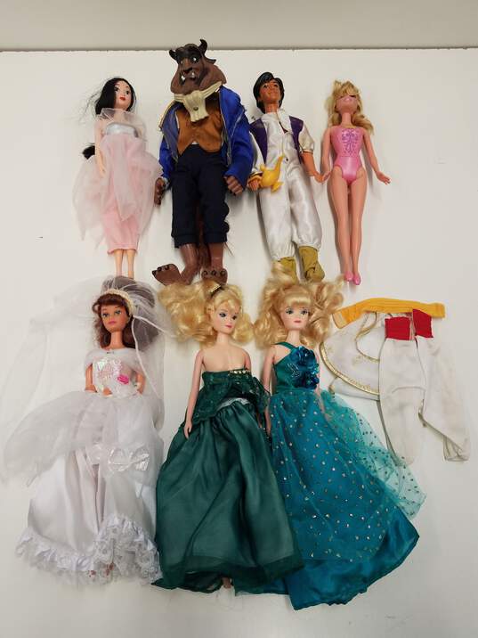 Bundle of 7 Disney Assorted Dolls image number 1