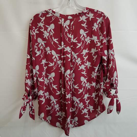 41 Hawthorne women's burgundy floral tie sleeve flowy blouse S petite image number 1