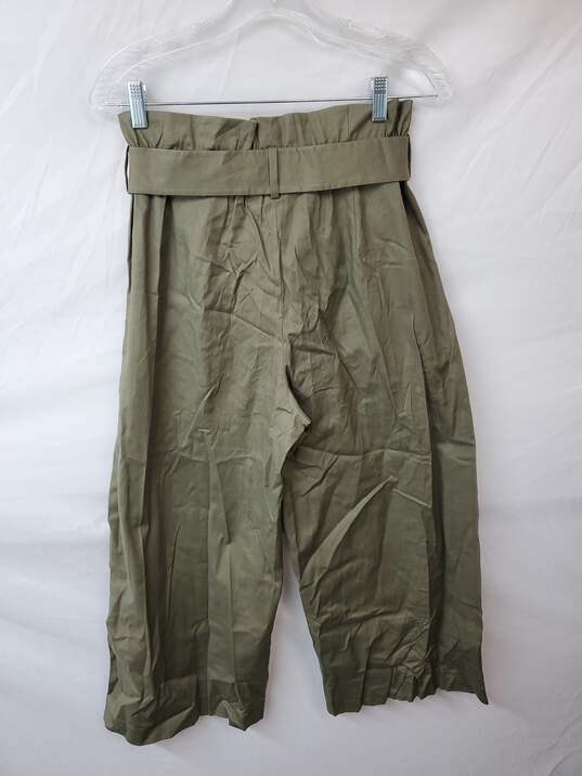 Wm BCBG Max Azria Dusty Olive Belted Capri Pants Sz S W/Tags image number 2