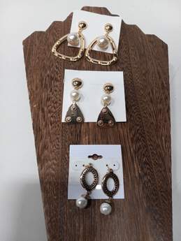 6 Piece Pearl Themed Earring And Bracelet Bundle alternative image
