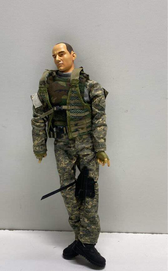 3 G.I. Joe Action Figures Assorted Lot of 11.5 In Dolls with Accessories image number 3