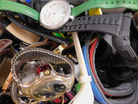 9.6lb BULK Watches & Watch Parts image number 3