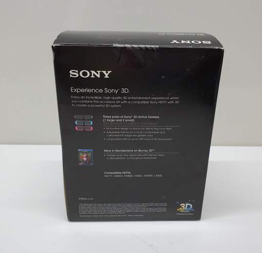 SONY 3D Accessory Kit w/ Alice in Wonderland 3D Blu-Ray Movie Sealed image number 2