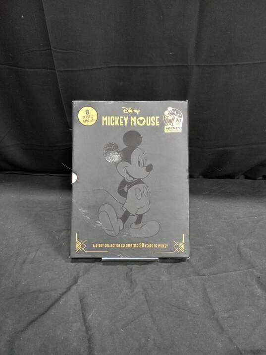 Mickey Mouse 8 Classic Story Collection Hardback Book image number 2