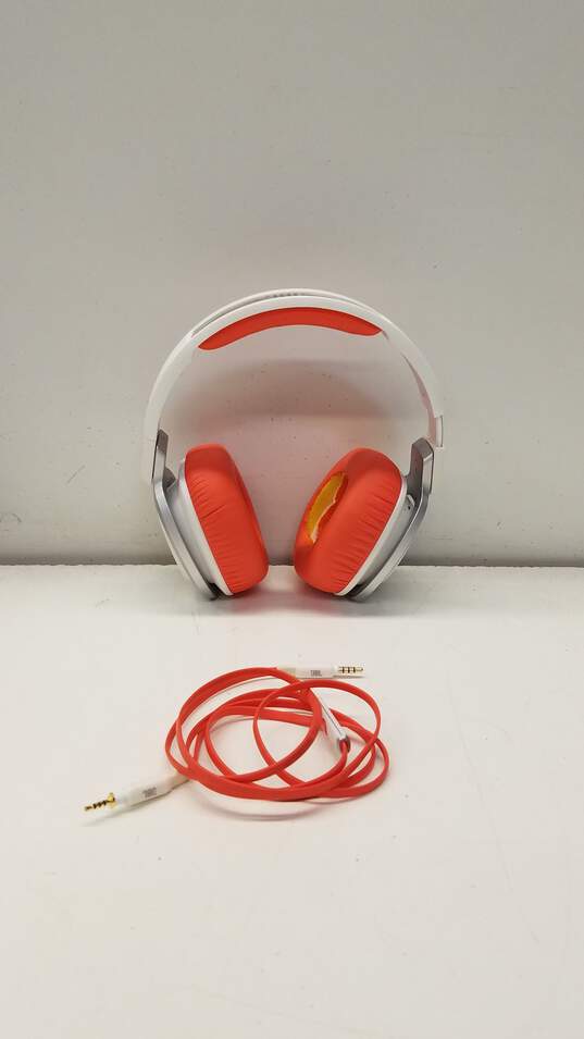 Bundle of 2 Assorted JBL Headphones image number 2