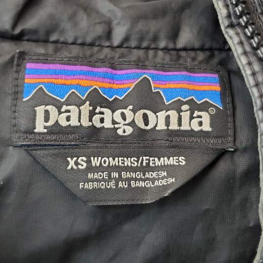 Patagonia Womens Black Hooded Rain Puffer Jacket Size XS image number 3