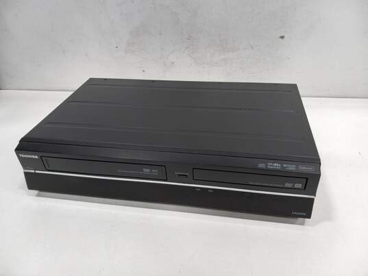 Toshiba DVD/Video Cassette Recorder DVR620KU image number 1