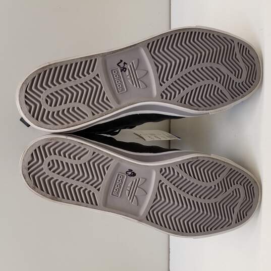 Buy the Freemont Grey White Sneaker Men's Size 13 |