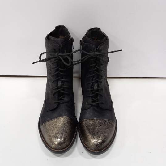 Women's Black Boots Size 8M image number 1