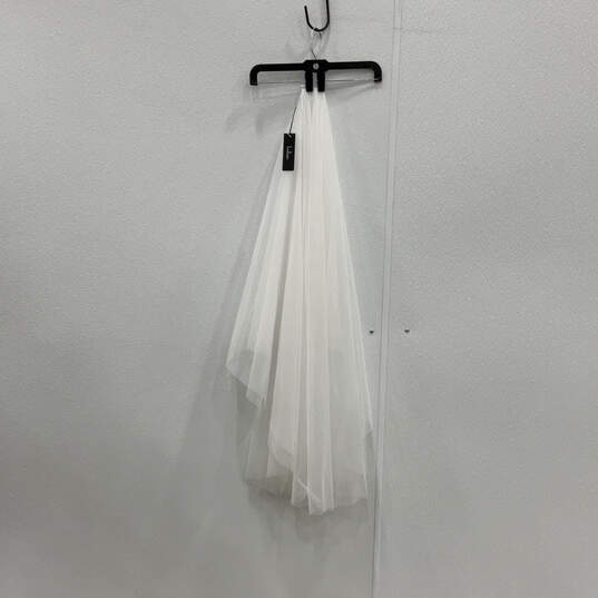 NWT Womens White Net Short Glamorous Wedding Bridal Tulle Veil One Size image number 1