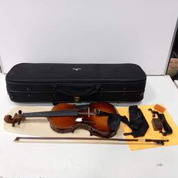 Cecilio CVN-FAV Violin with Accessories in Hard Case