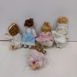 Bundle of 5 Small Porcelain Dolls alternative image