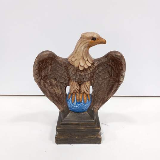 Vintage Atlantic Mold American Grand Bald Eagle Sculpture image number 1