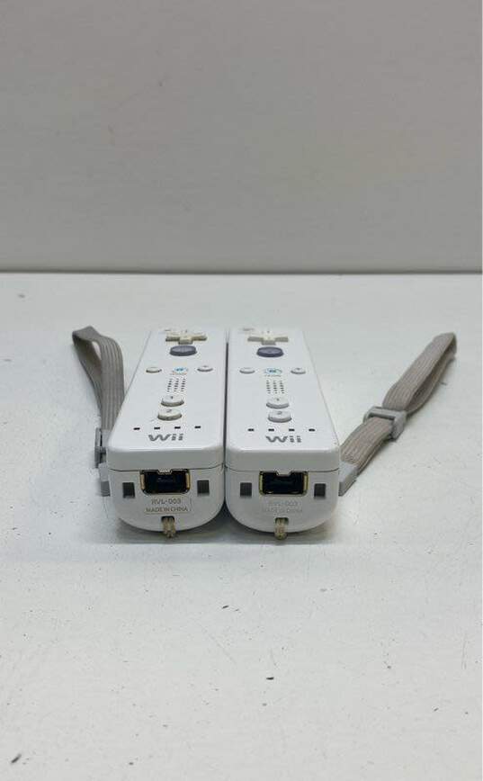 Set Of 2 Nintendo Wii Remotes- White image number 6