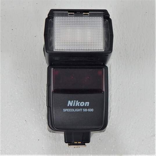 Nikon Speedlight SB-600 Shoe Mount Flash image number 2