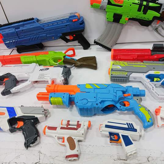 Bundle of Assorted Nerf Blasters, Ammo, & Accessories image number 3