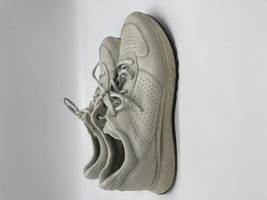 Women's Tennis Shoes Size 9 image number 2