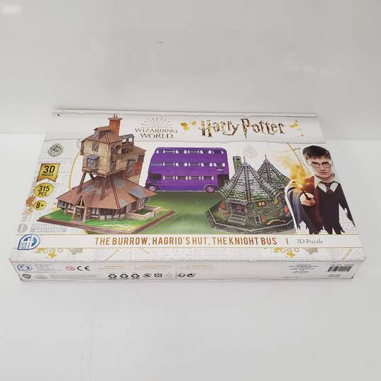Harry Potter 3D Wizarding World: The Burrow, Hagrid’s Hut, and The Knight’s Bus Sealed image number 1