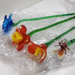 VTG. Set Of 4 Blown Glass Multi-Color Flowers Approx. 19 In. L alternative image