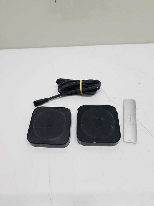 Lot of Two Apple TV (3rd Generation, Early 2013) Model A1469 image number 2