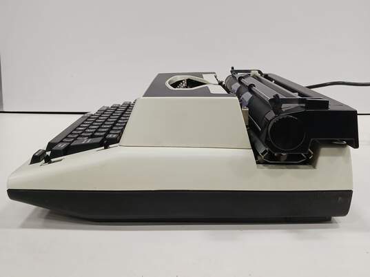Royal Aristocrat Typewriter & Case image number 6