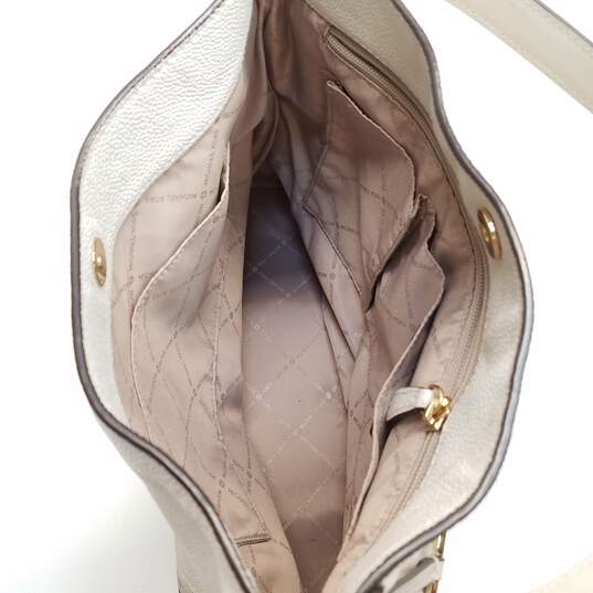 Michael Kors Pebble Leather Nicole Shoulder Bag Cream image number 4