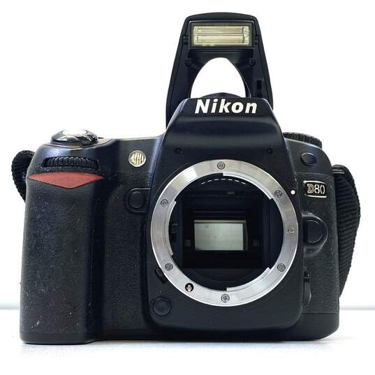 Nikon D80 10.2MP Digital SLR Camera with 2 Lenses image number 2