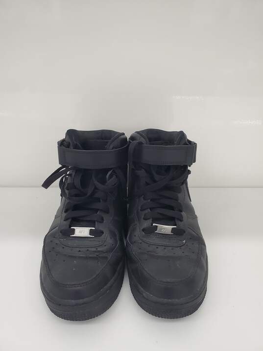 Men Nike Air Force 1 Black Leather Shoes Size-8 used image number 1