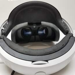 Sony PlayStation 4 Virtual Reality Headset alternative image