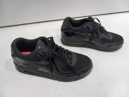 Nike Air Max Black  Womens  Size 8 image number 3