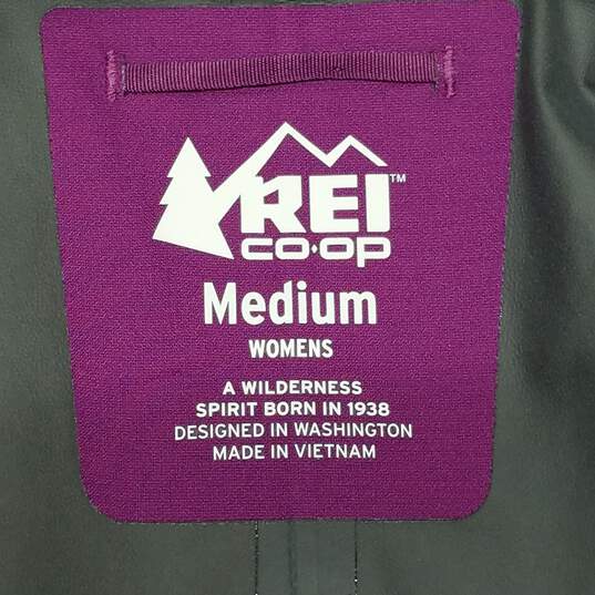 REI lightweight Raincoat Women's Size Medium image number 4