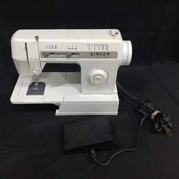 Vintage Electronic Control Sewing Machine Model 621B with Foot Pedal/Power Cord