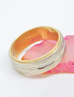 10K Gold Etched Wide Band Ring 4g alternative image