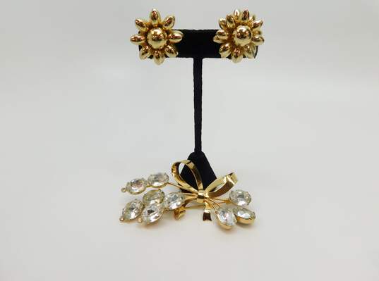 Vintage Coro Gold Tone Floral Clip Earrings & Icy Ribbon Statement Brooch 40.8g image number 1