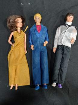 Vintage 1968 Mattel #1002 World of Barbie Doll Case with Three Dolls alternative image