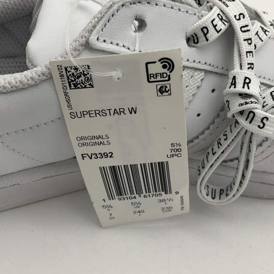 NWT Womens Superstar FV3392 White Silver Lace-Up Low Top Sneaker Shoes Sz 7 image number 7