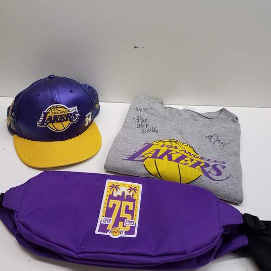 LA Lakers Collectible Bundle image number 4