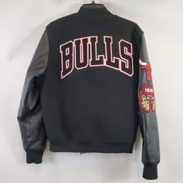 NBA Men Black Chicago Bulls Varsity Jacket alternative image