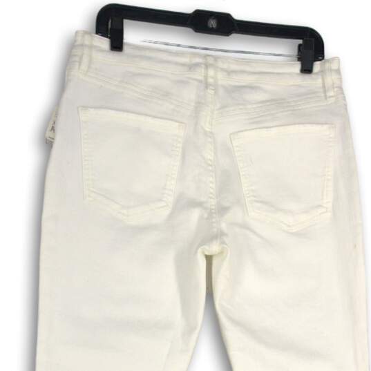 NWT Free People Womens White Denim 5-Pocket Design Flared Jeans Size 31 image number 4