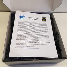DC Batman Detective # 1000 Commemorative Kit alternative image